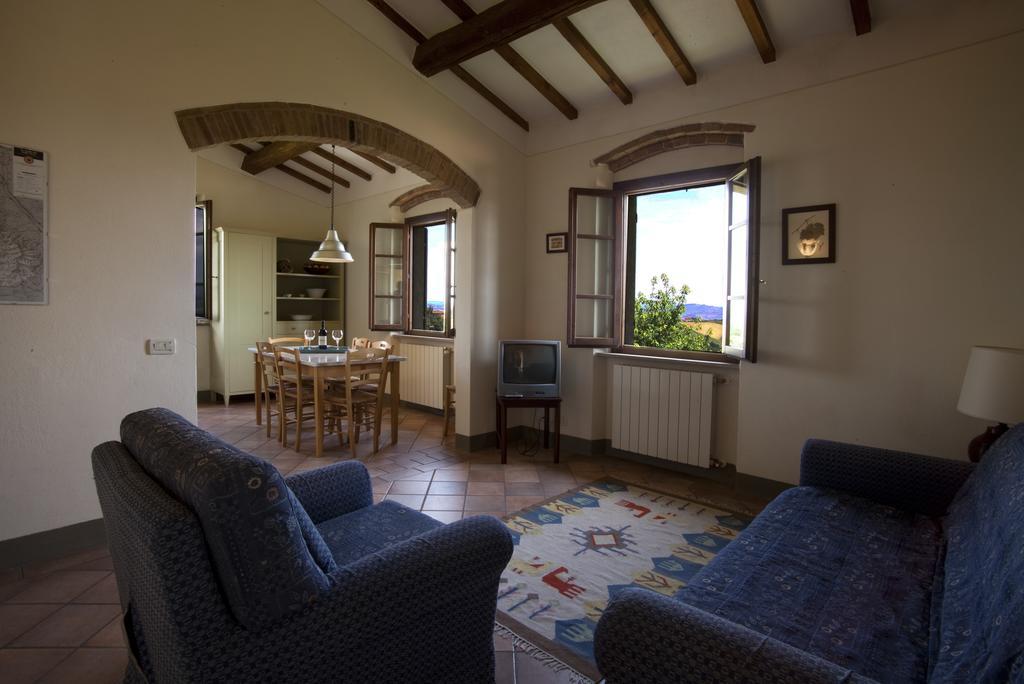 Podere Il Pino Poggibonsi Ruang foto