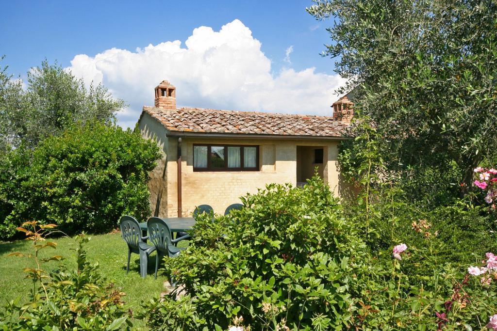 Podere Il Pino Poggibonsi Ruang foto