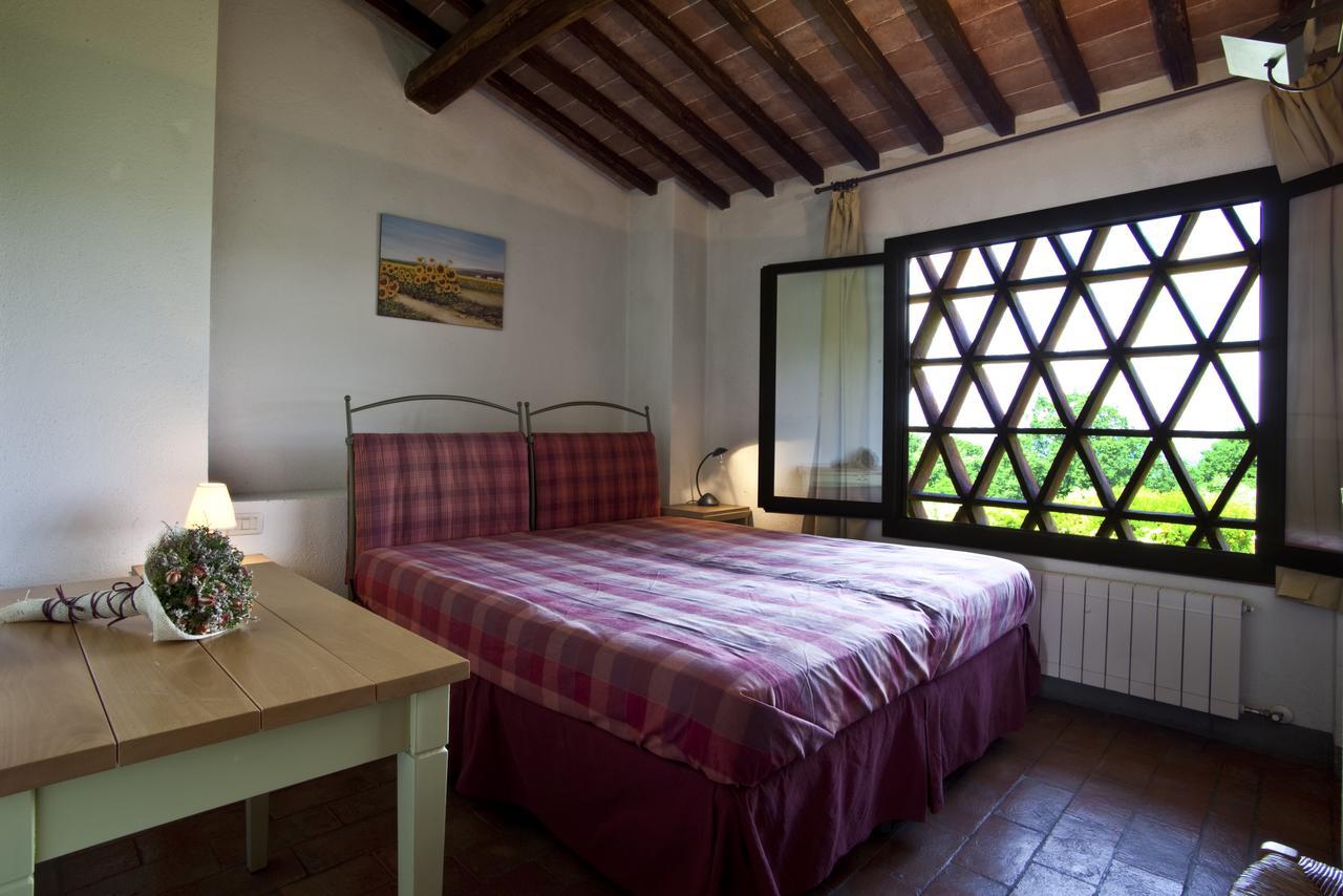 Podere Il Pino Poggibonsi Bagian luar foto