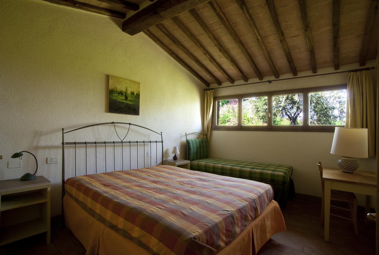 Podere Il Pino Poggibonsi Bagian luar foto
